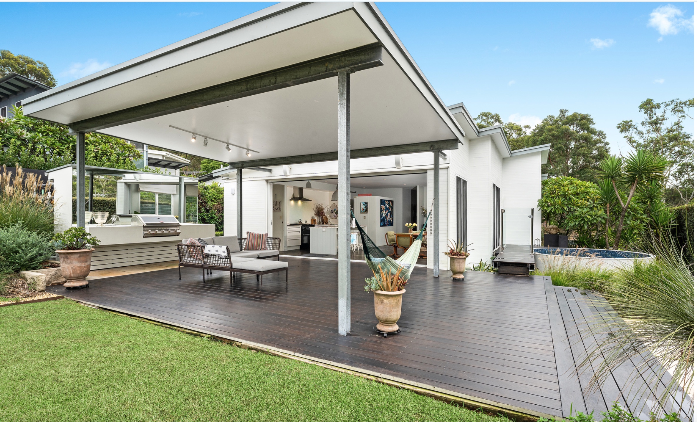 House with outside deck